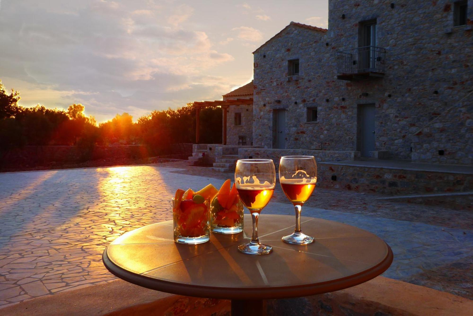 Terra Di Pietra Exclusive Suites & Apartments Ареополис Экстерьер фото