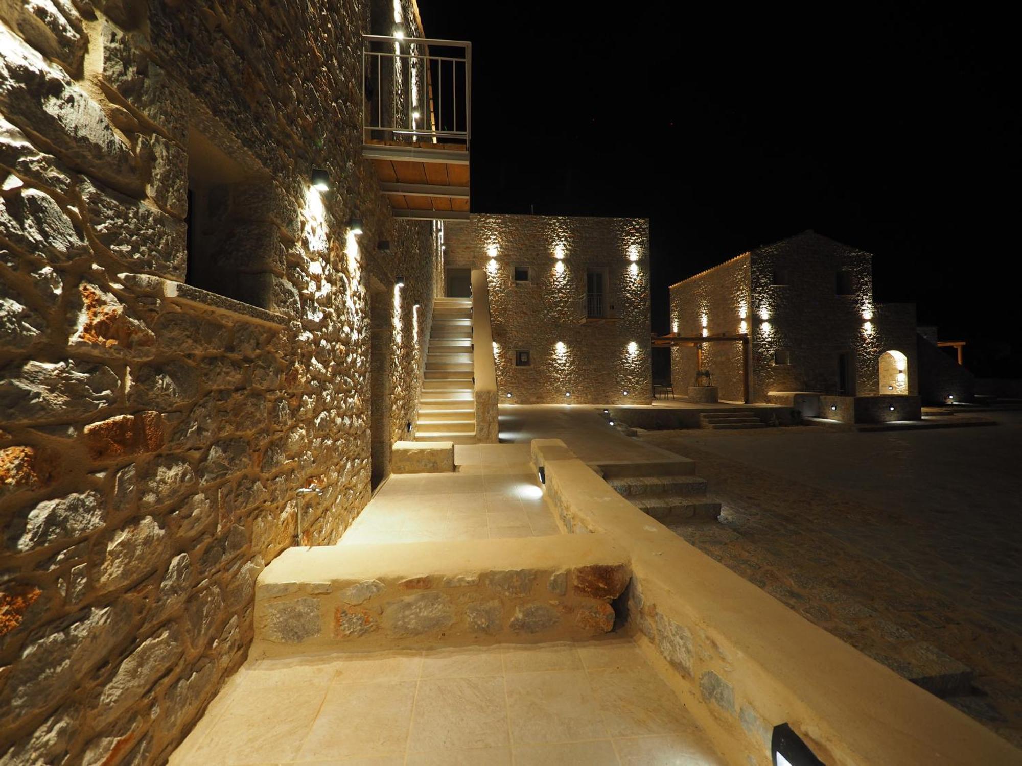 Terra Di Pietra Exclusive Suites & Apartments Ареополис Экстерьер фото