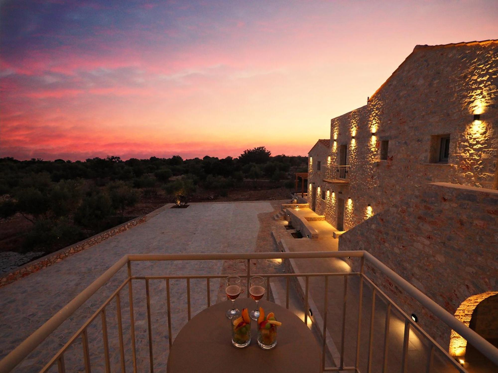 Terra Di Pietra Exclusive Suites & Apartments Ареополис Экстерьер фото
