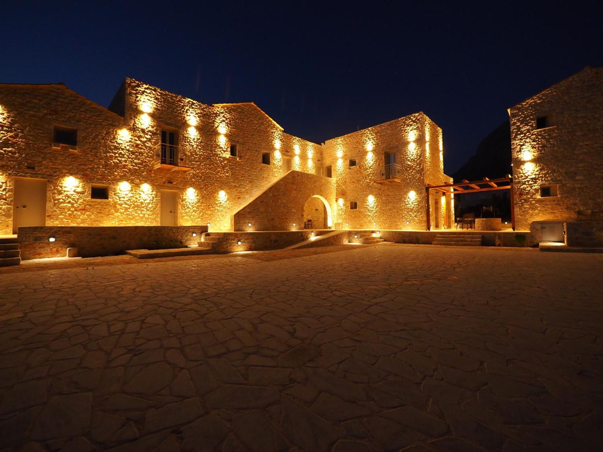 Terra Di Pietra Exclusive Suites & Apartments Ареополис Экстерьер фото