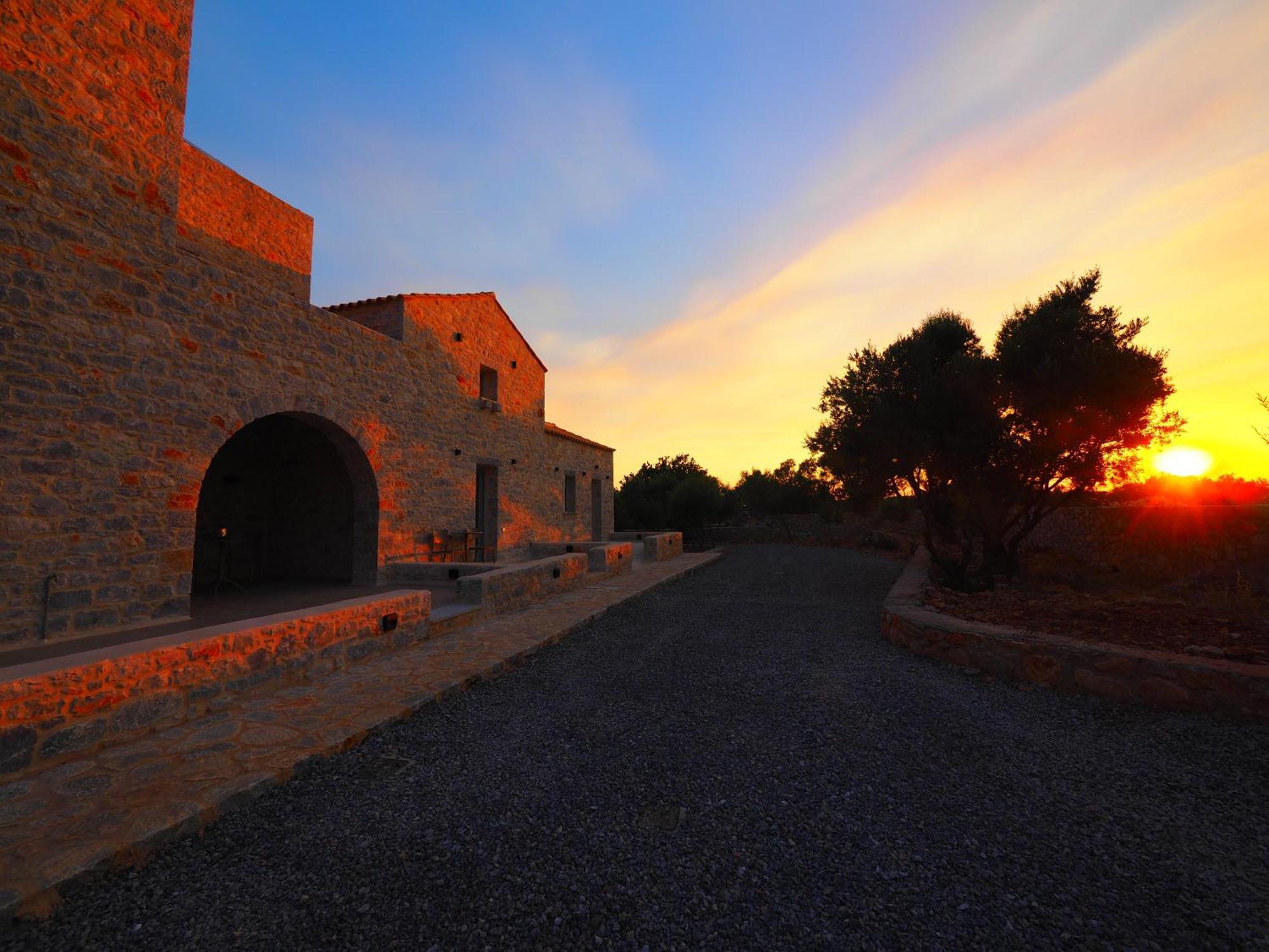Terra Di Pietra Exclusive Suites & Apartments Ареополис Экстерьер фото
