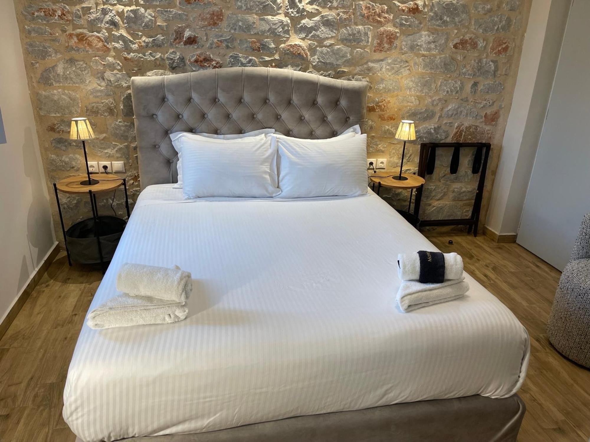 Terra Di Pietra Exclusive Suites & Apartments Ареополис Экстерьер фото